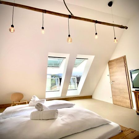 Waterfront - Urbane Eleganz Am Bachufer Apartment Villach Exterior photo