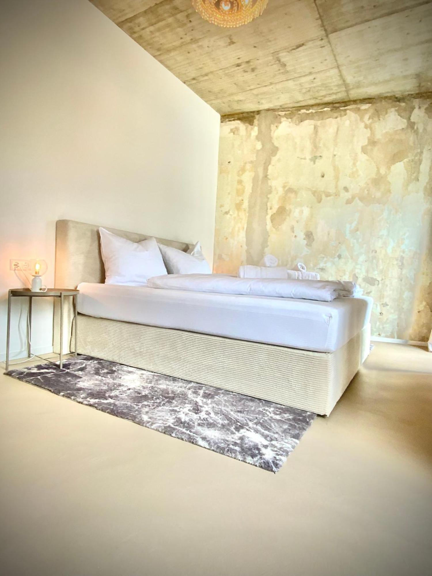Waterfront - Urbane Eleganz Am Bachufer Apartment Villach Room photo
